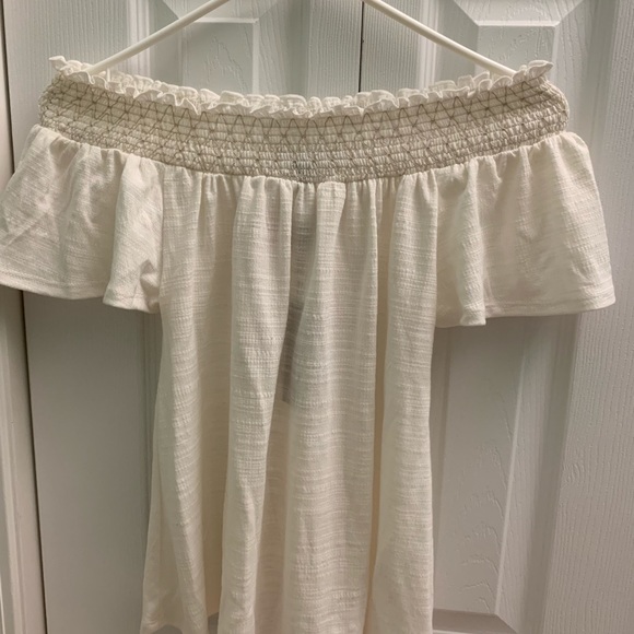 Off the shoulder white top - Picture 2 of 3
